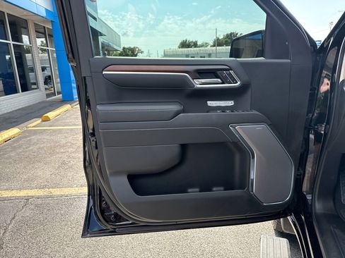 Used 2025 GMC Sierra 1500 Denali w/ Denali Reserve Package AWD/4WD image 11