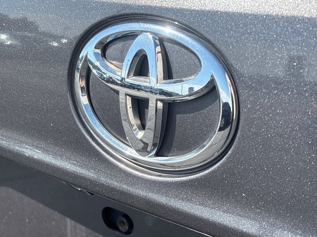 Used 2024 Toyota Highlander XLE AWD/4WD image 37