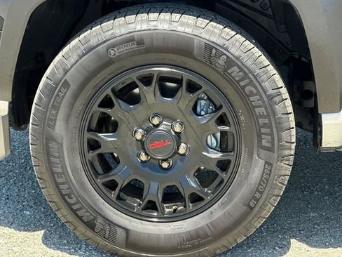 Used 2025 Toyota 4Runner TRD Off-Road Premium AWD/4WD image 35