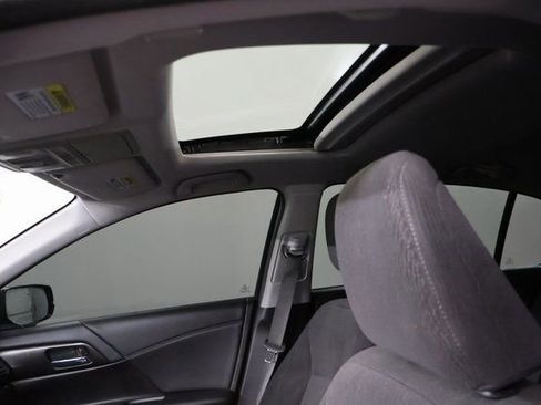 Used 2015 Honda Accord EX image 12