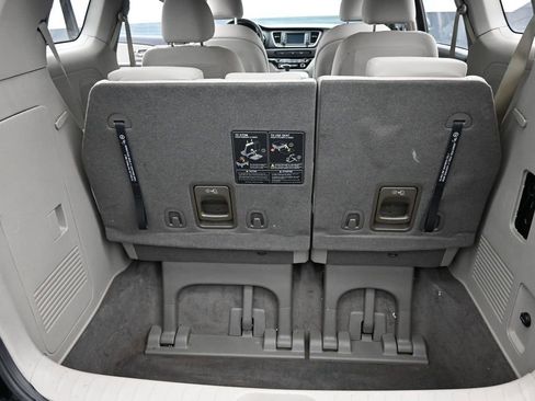 Used 2020 Kia Sedona L FWD image 15