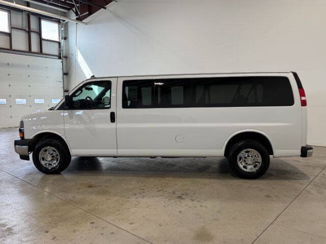 Used 2017 Chevrolet Express 3500 LT w/ LT Preferred Equipment Group RWD image 11