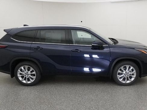 New 2026 Toyota Highlander Limited image 11