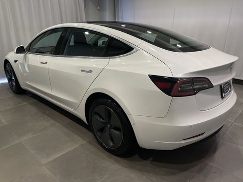 Used 2020 Tesla Model 3 Standard Range Plus RWD image 4