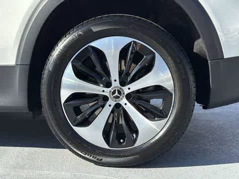 Certified 2025 Mercedes-Benz GLB 250 4MATIC image 11