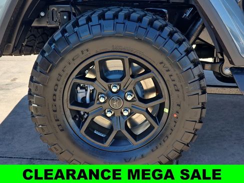 New 2025 Jeep Gladiator Willys image 36