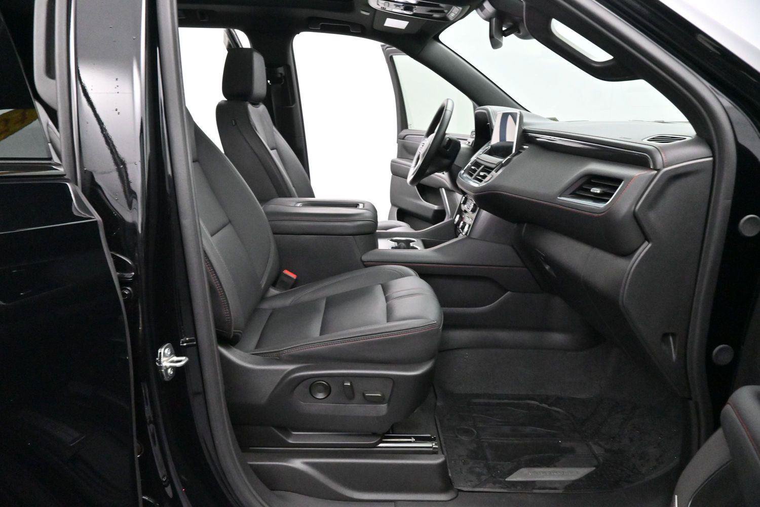 Used 2024 Chevrolet Suburban RST w/ Luxury Package AWD/4WD image 36