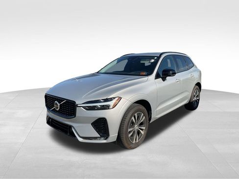 Used 2024 Volvo XC60 B5 Core image 4