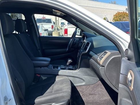 Used 2016 Jeep Grand Cherokee Laredo w/ Quick Order Package 23E image 10