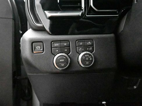 New 2026 GMC Sierra 2500 SLT AWD/4WD image 15