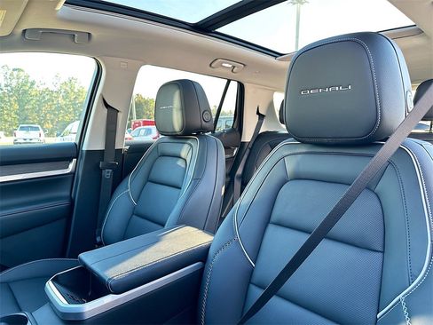 New 2026 GMC Terrain Denali w/ LPO, Floor Liner Package image 8