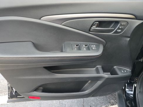 Certified 2023 Honda Passport TrailSport image 17