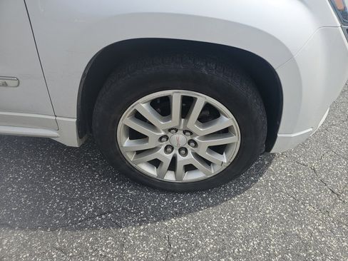 Used 2016 GMC Acadia Denali image 25