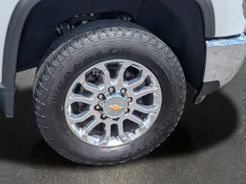 Used 2024 Chevrolet Silverado 3500 LTZ w/ LTZ Convenience Package AWD/4WD image 6
