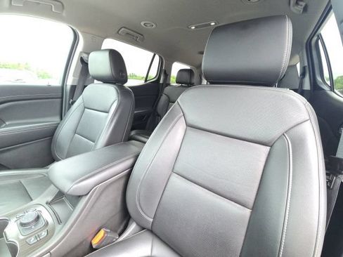 Used 2023 GMC Acadia SLT FWD image 25