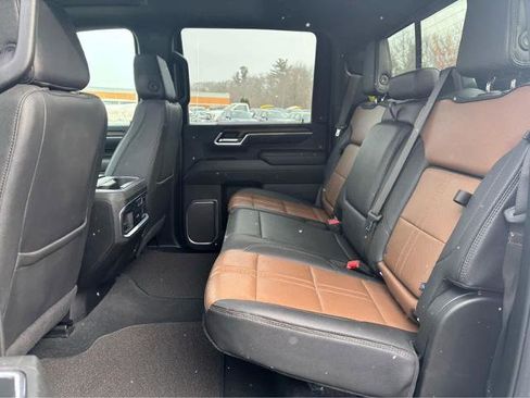 Used 2025 Chevrolet Silverado 3500 High Country w/ High Country Premium Package AWD/4WD image 23