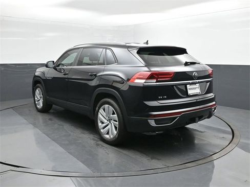 Used 2023 Volkswagen Atlas Cross Sport SE image 5