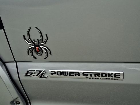 Used 2022 Ford F250 Lariat w/ Black Appearance Package image 32