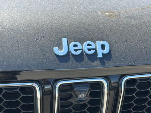 Used 2023 Jeep Grand Cherokee Overland w/ Advanced Protech Group III AWD/4WD image 40