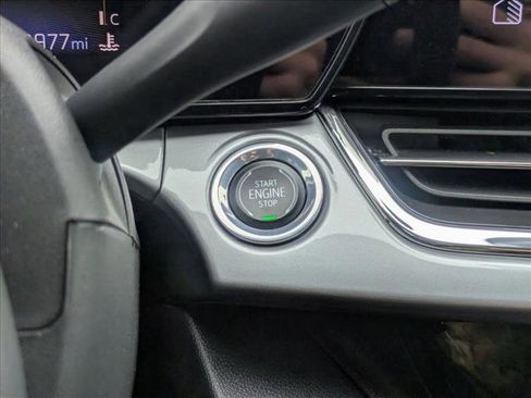 Used 2025 Chevrolet Trax LT w/ LT Convenience Package image 16