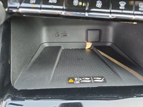 Used 2024 Chevrolet Traverse Z71 w/ LPO, Floor Liner Package AWD/4WD image 26