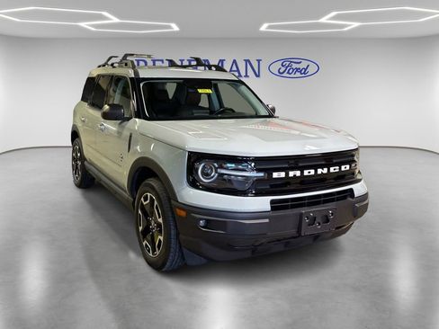 Used 2023 Ford Bronco Sport Outer Banks image 3