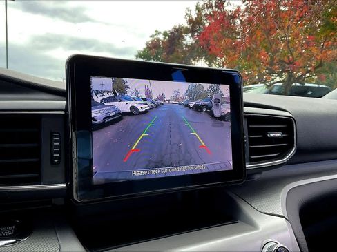 Used 2023 Ford Explorer XLT w/ Equipment Group 202A image 24