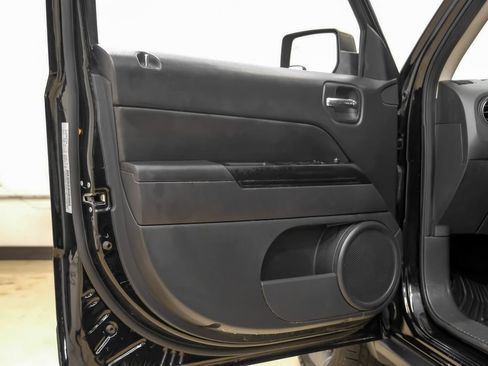 Used 2017 Jeep Patriot Sport w/ Power Value Group FWD image 43