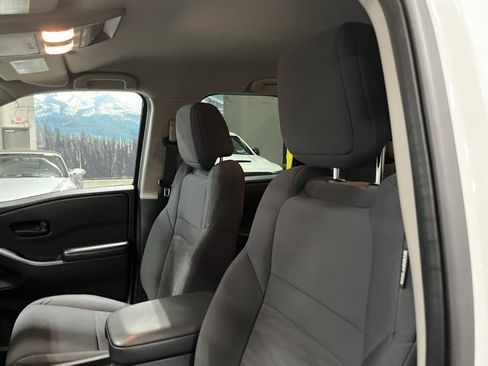 Used 2025 Nissan Frontier S w/ S Utility Package AWD/4WD image 18