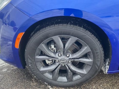 Used 2020 Chrysler Pacifica Touring-L Plus image 21