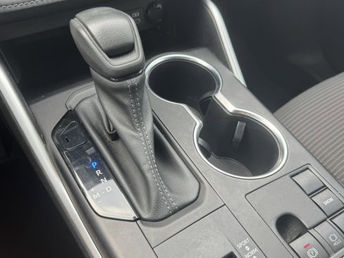 Used 2023 Toyota Highlander L image 15