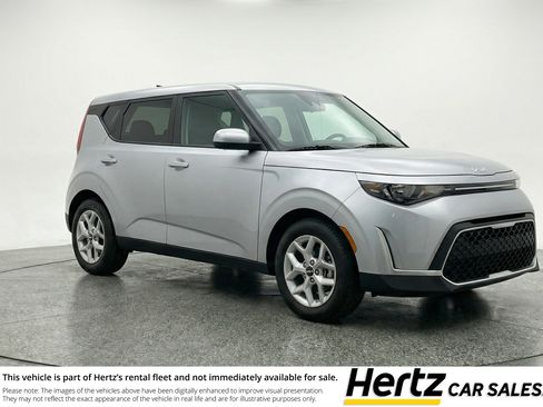 Used 2025 Kia Soul LX w/ LX Technology Package FWD image 1