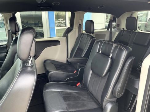 Used 2018 Dodge Grand Caravan SXT image 10