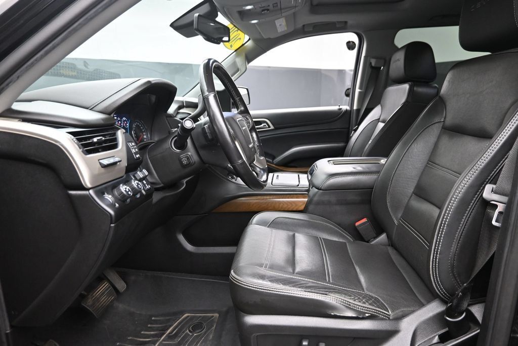 Used 2020 GMC Yukon XL Denali w/ Denali Premium Package AWD/4WD image 17