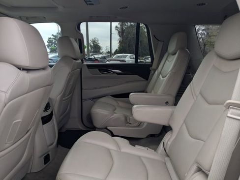Used 2018 Cadillac Escalade Premium Luxury image 13