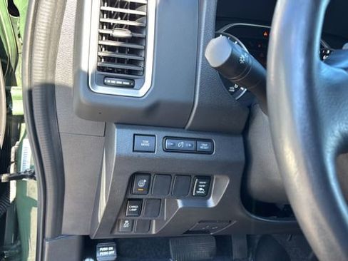 Used 2024 Nissan Frontier SV w/ SV Convenience Package image 21