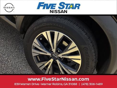 Used 2023 Nissan Rogue SV w/ SV Premium B Package FWD image 18