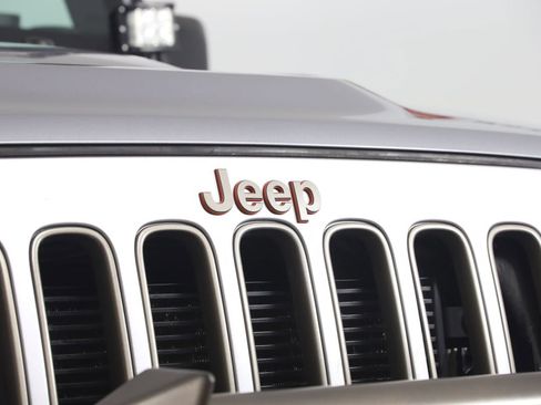 Used 2016 Jeep Wrangler Unlimited Sahara AWD/4WD image 16