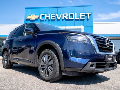Used 2024 Nissan Pathfinder SV