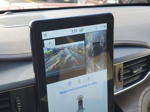 Certified 2023 Ford Explorer Platinum w/ Technology Package image 19