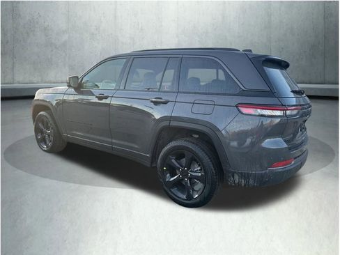 New 2026 Jeep Grand Cherokee Limited w/ Limited Altitude Package AWD/4WD image 3