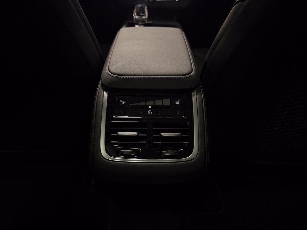 Used 2026 Volvo XC90 B6 Plus AWD/4WD image 18