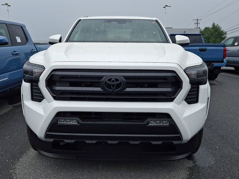 New 2026 Toyota Tacoma SR5 RWD image 2