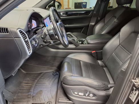 Used 2019 Porsche Cayenne S AWD/4WD image 20