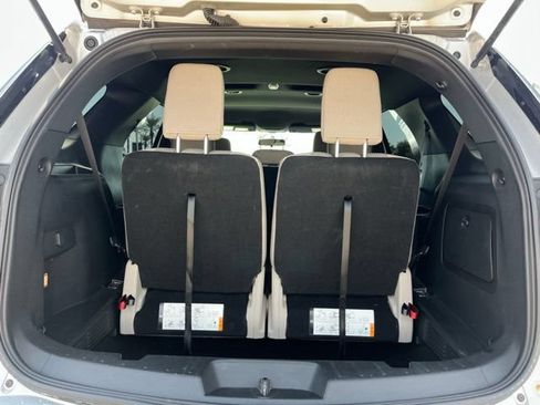 Used 2018 Ford Explorer XLT FWD image 25