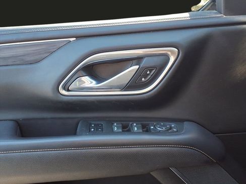 Used 2021 GMC Yukon SLT image 17