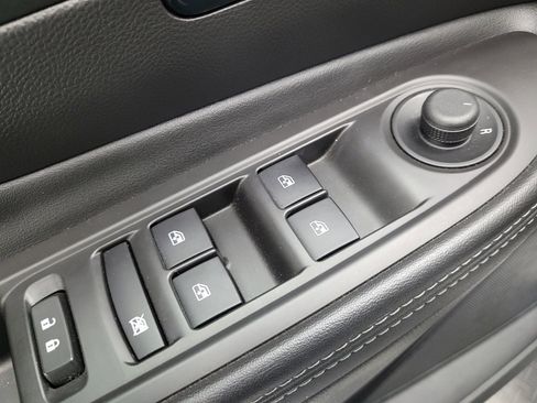 Used 2020 Buick Encore Preferred w/ Safety Package FWD image 27
