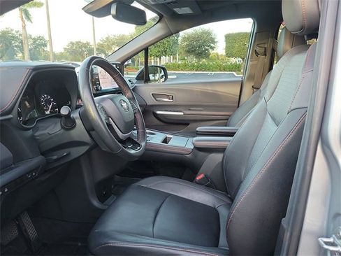 Used 2023 Toyota Sienna XSE image 16