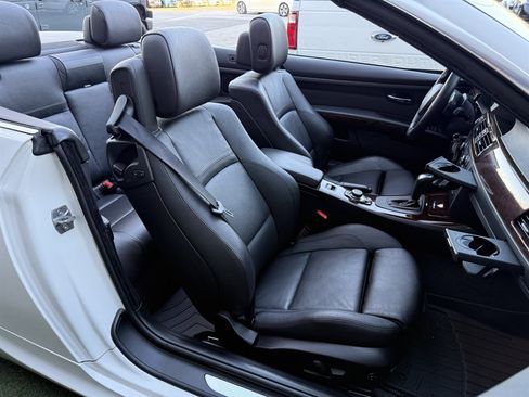 Used 2013 BMW 335i Convertible image 20