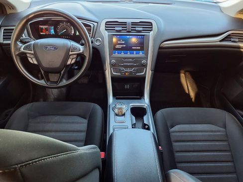 Used 2020 Ford Fusion SE image 7